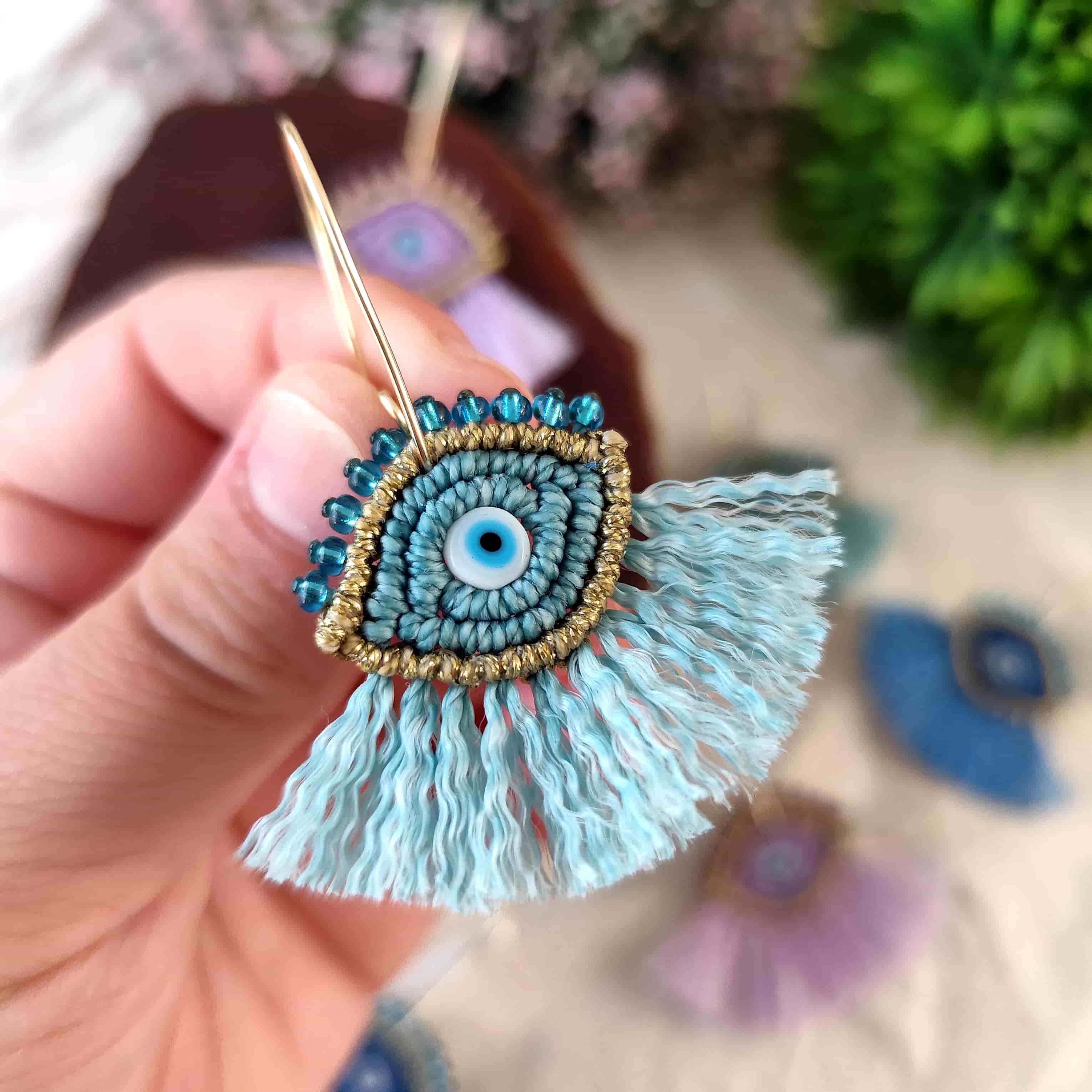 Aros Ojo Turco con Flecos – Topacio Macramé