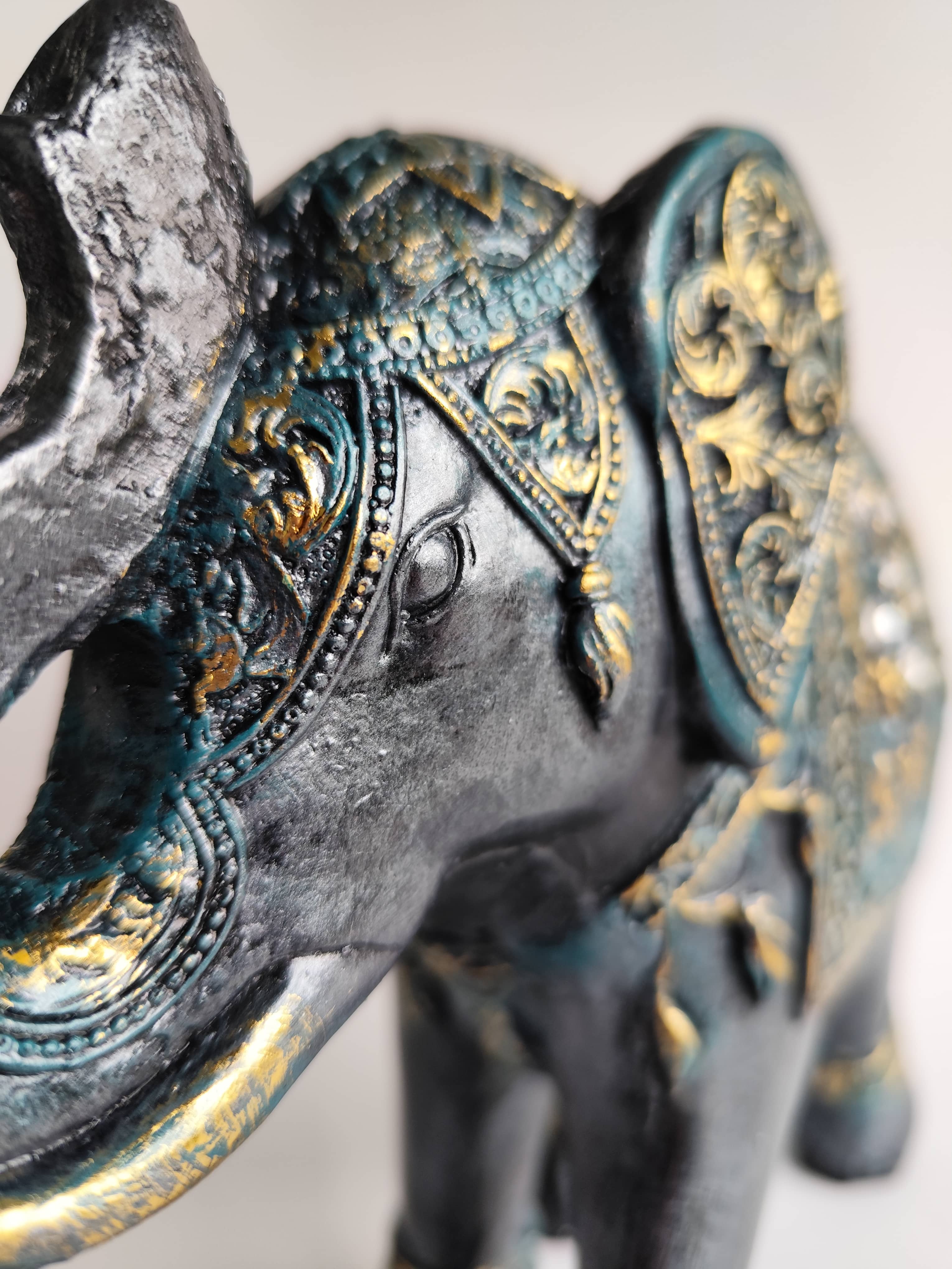 Elefante Grande Yeso Pintado a Mano - Artesanías Mariel