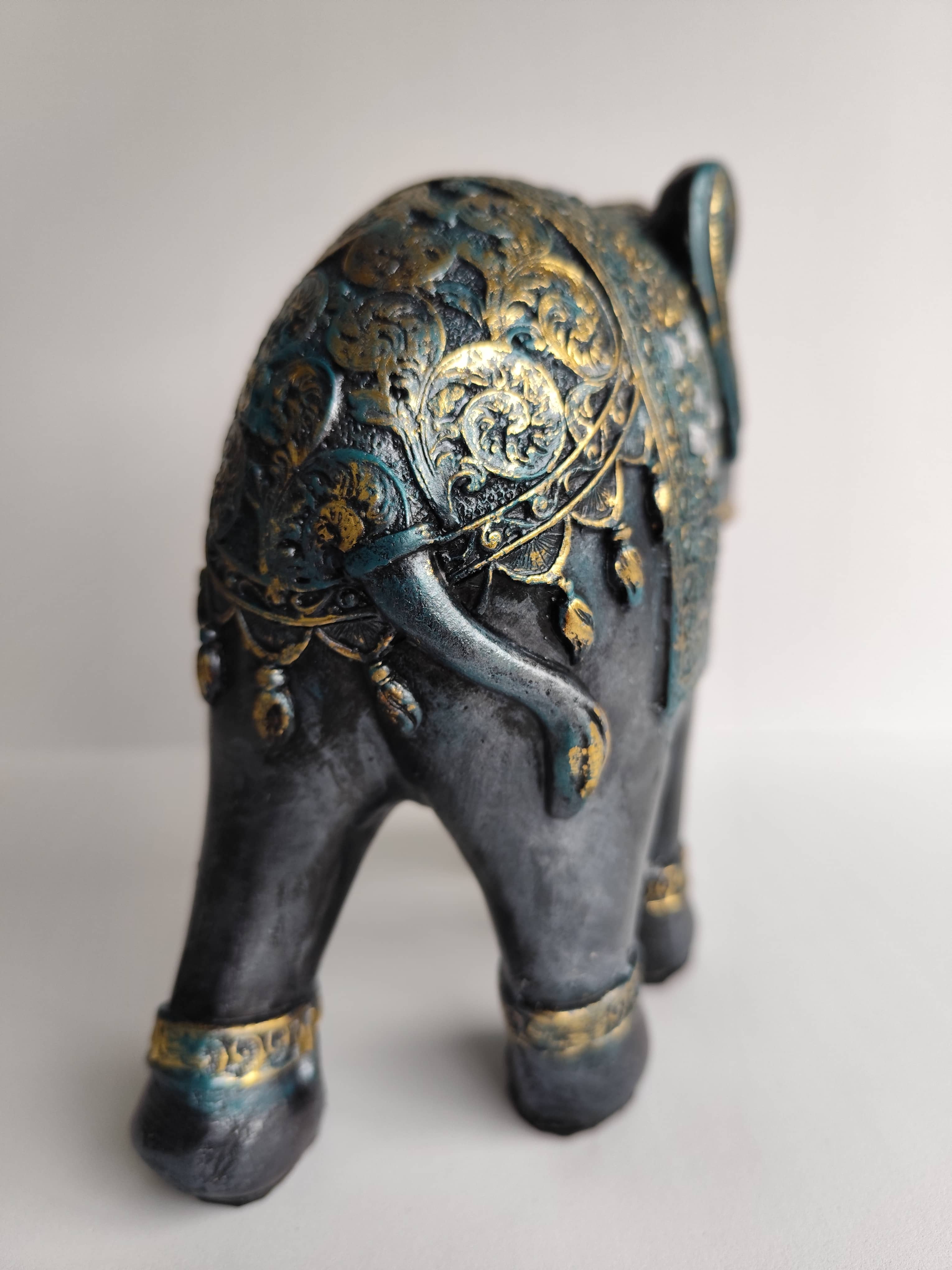 Elefante Grande Yeso Pintado a Mano - Artesanías Mariel