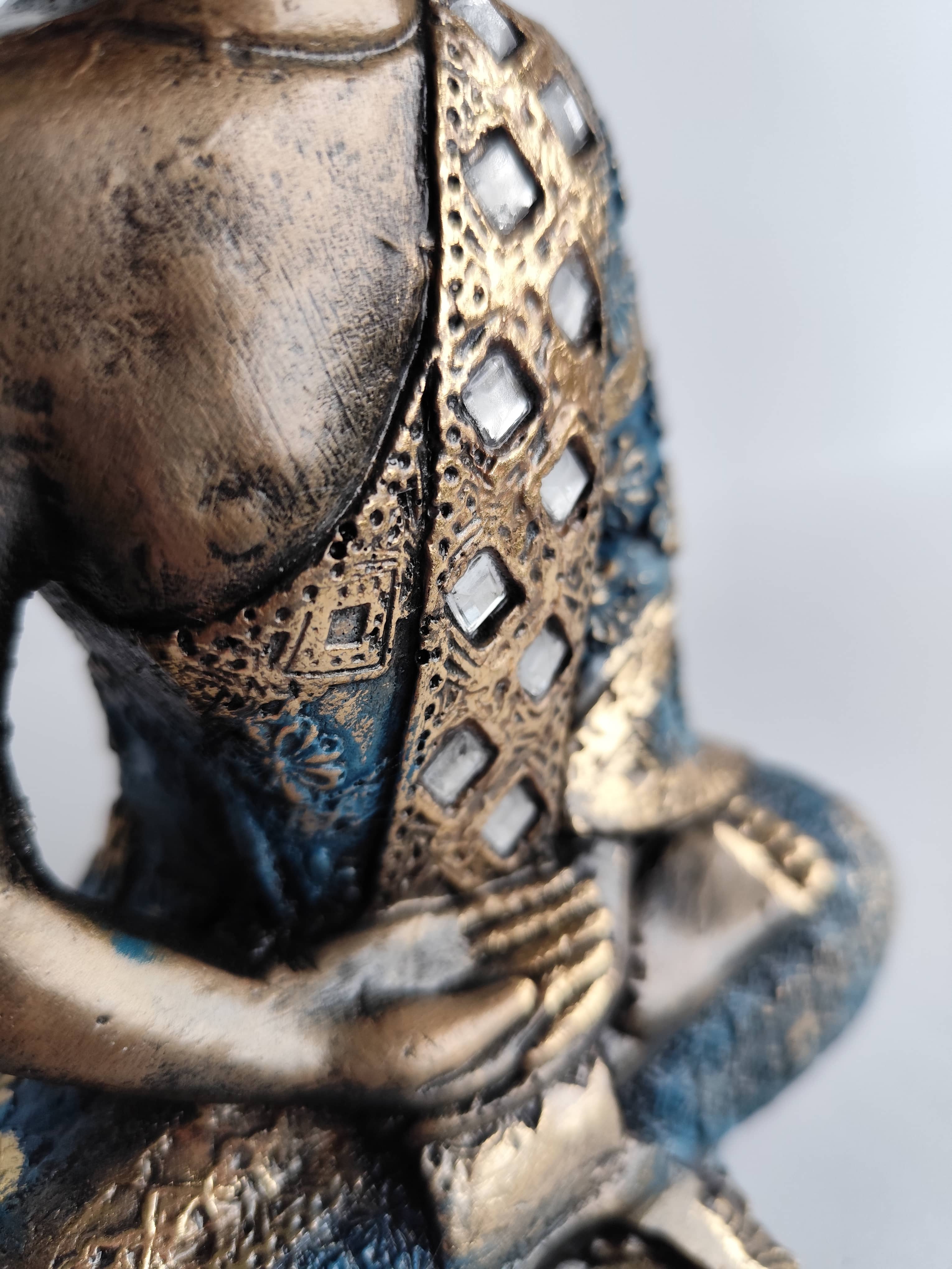 Buda Azul Medio Loto Yeso Pintado a Mano - Artesanías Mariel