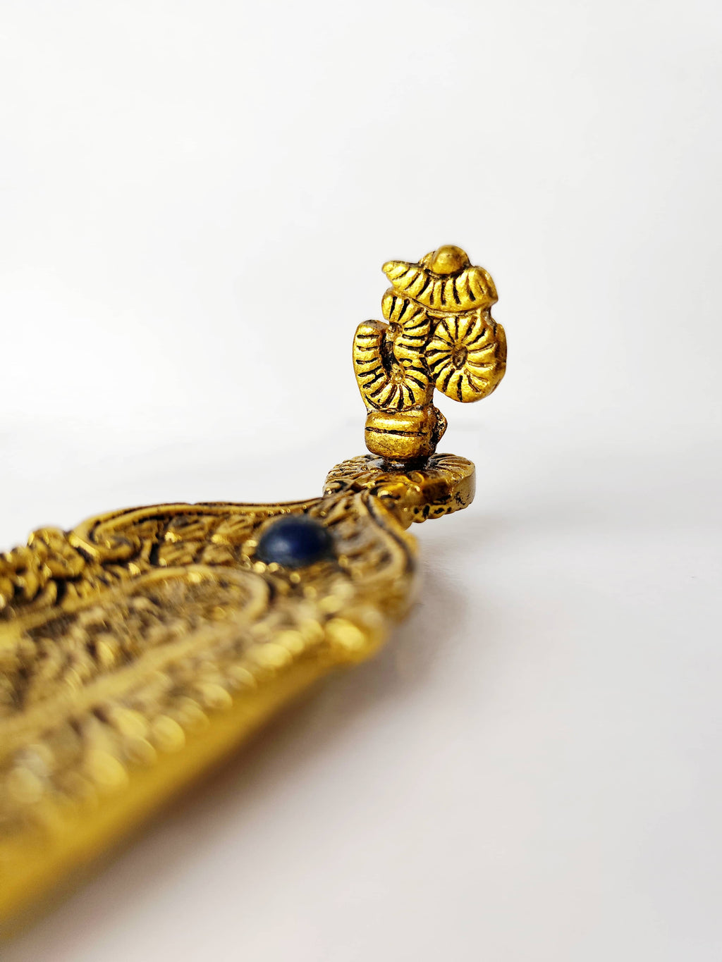 Portaincienso de Metal OM Dorado