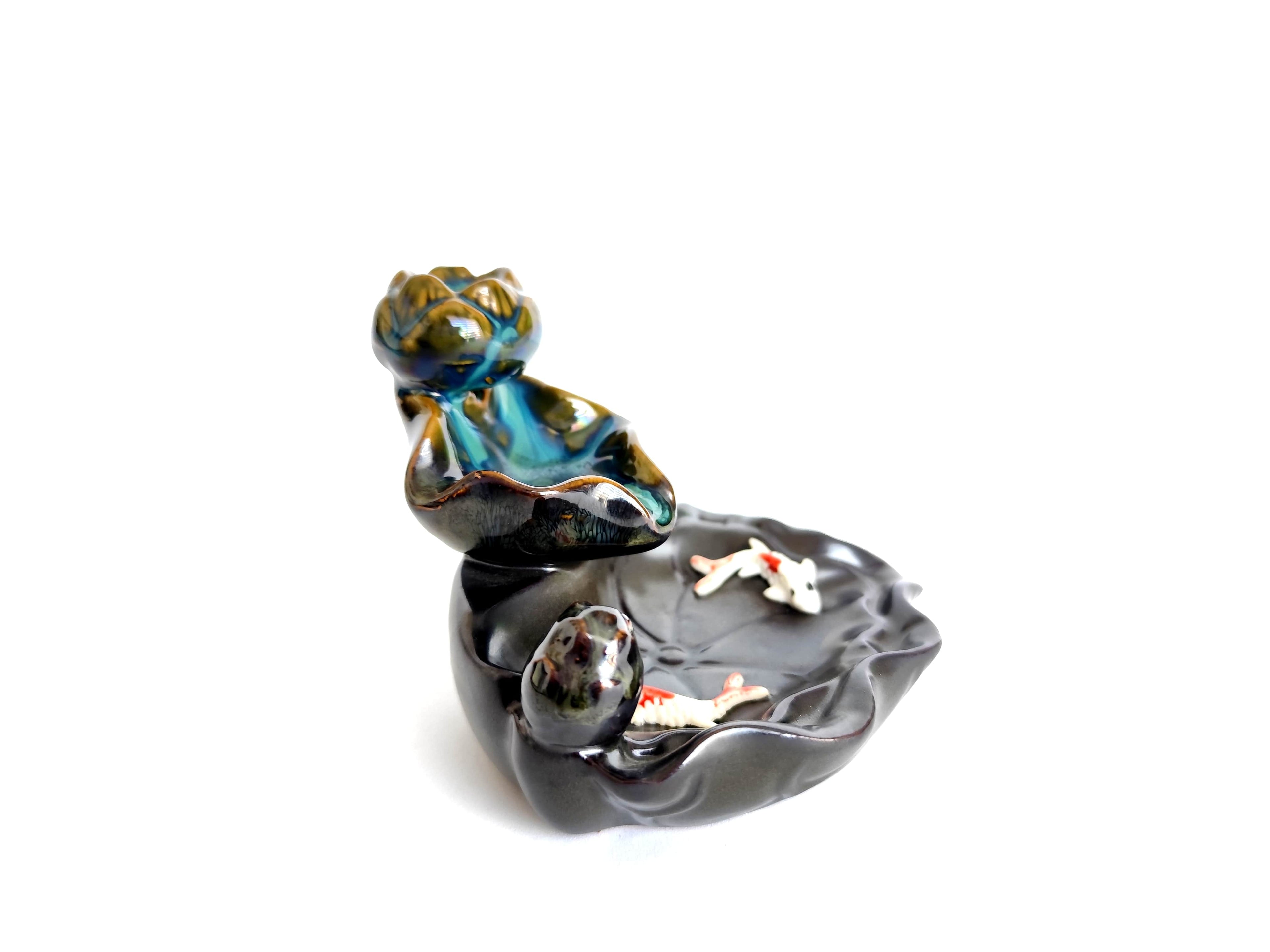 Cascada de Humo Flor de Loto y Pez Koi