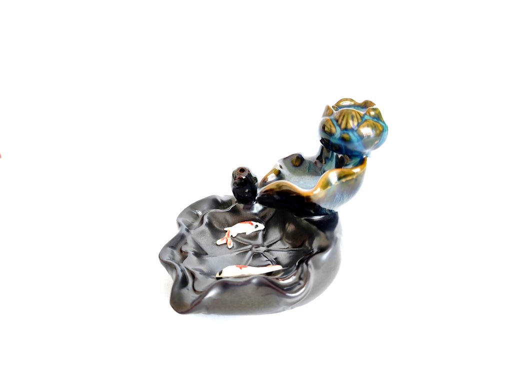 Cascada de Humo Flor de Loto y Pez Koi