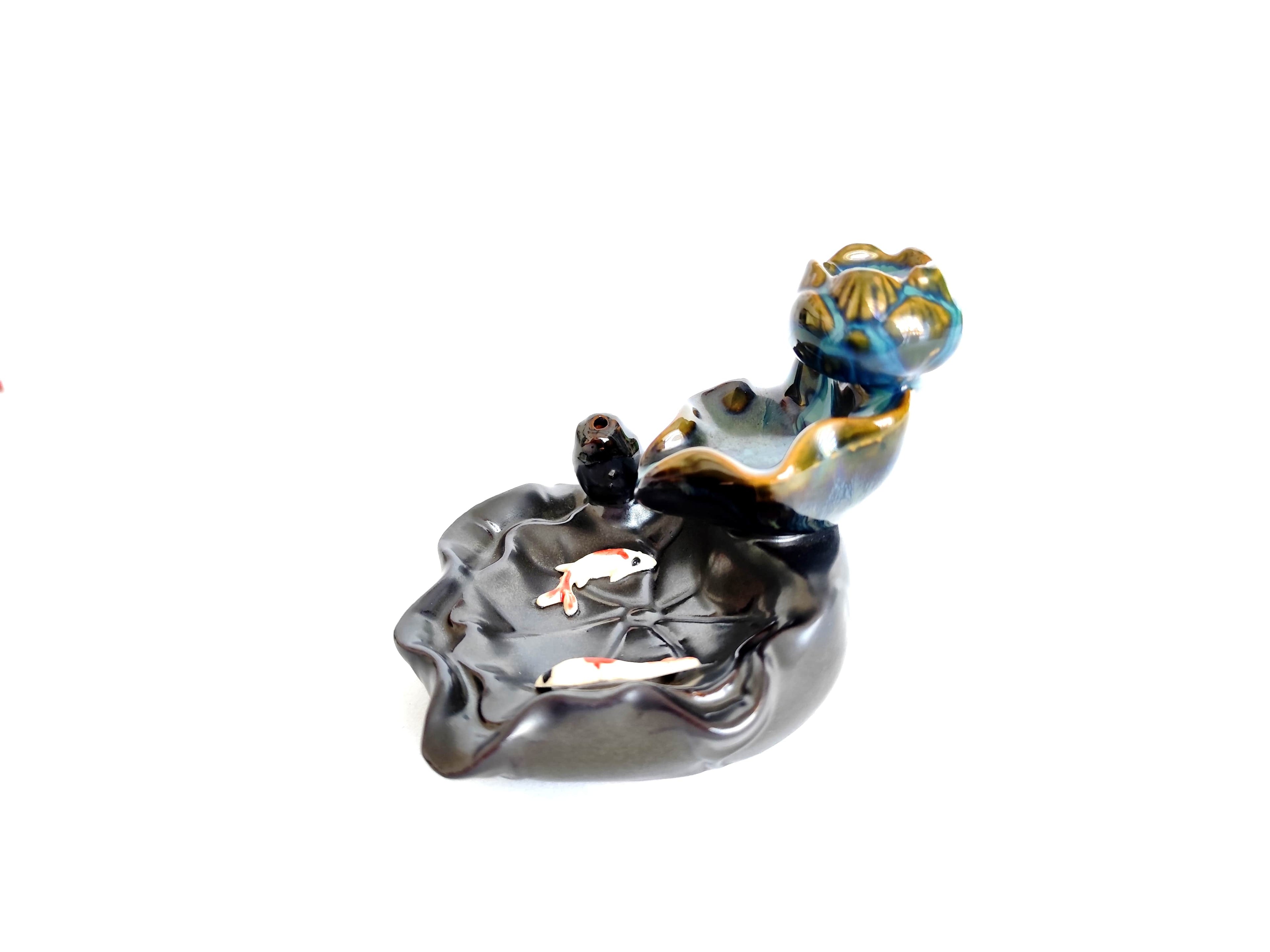 Cascada de Humo Flor de Loto y Pez Koi