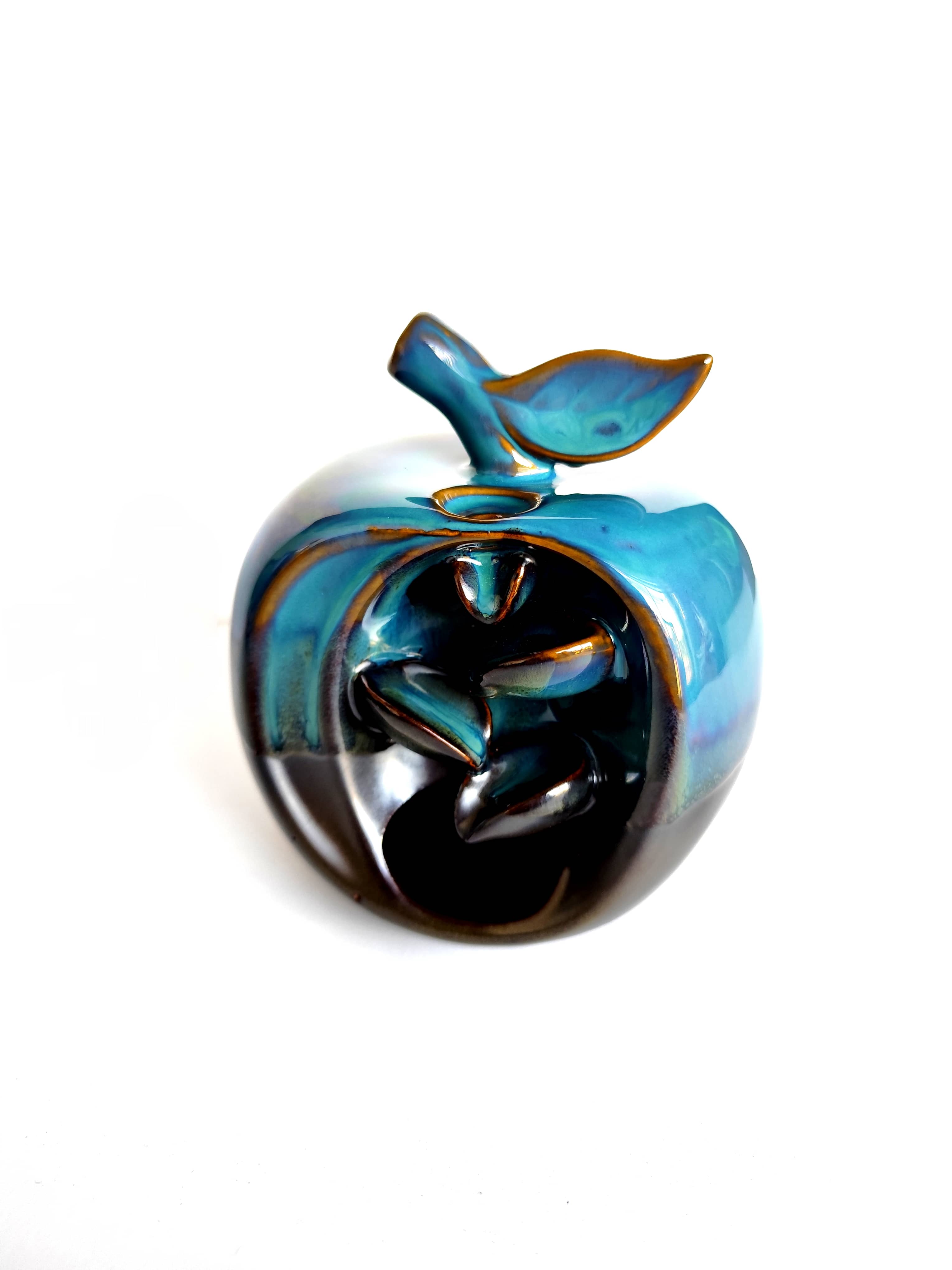 Cascada de humo cerámica forma manzana portaincienso decorativo