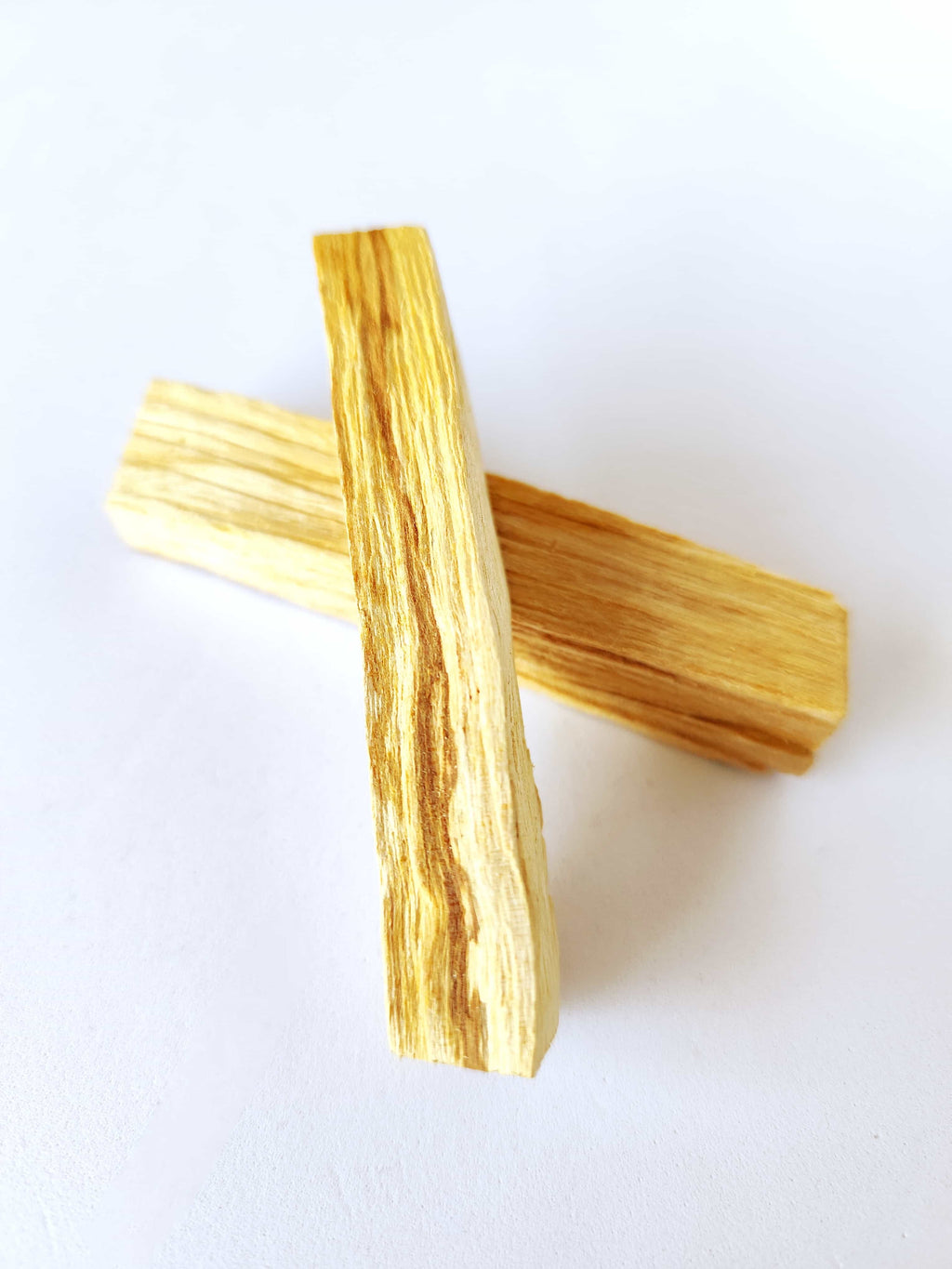 Palo Santo 30g Sahumerio Natural para Limpieza Energética | Buenkarma.cl