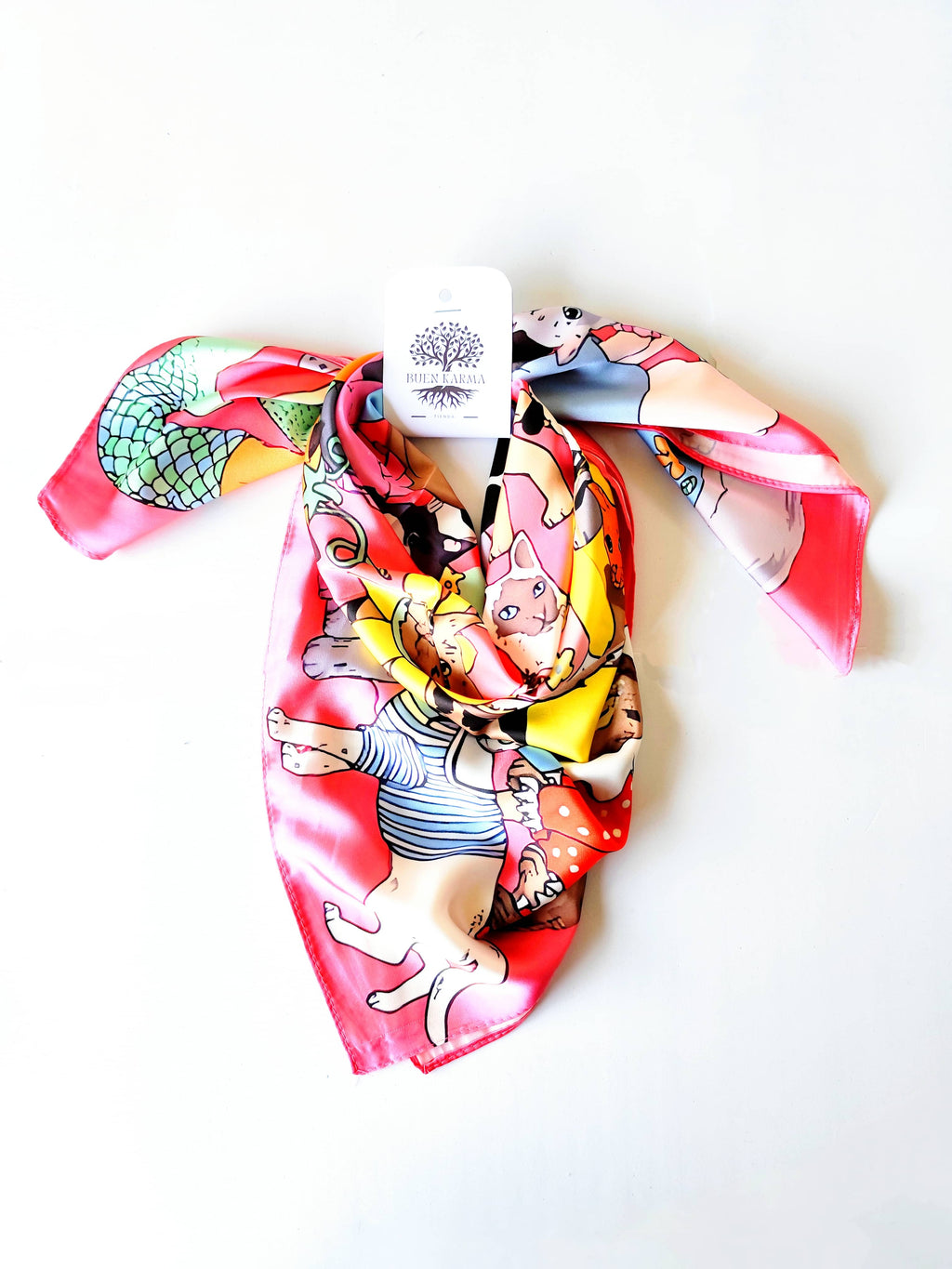 Pañoleta Gatos Disfrazados 70x70cm - Buenkarma.cl