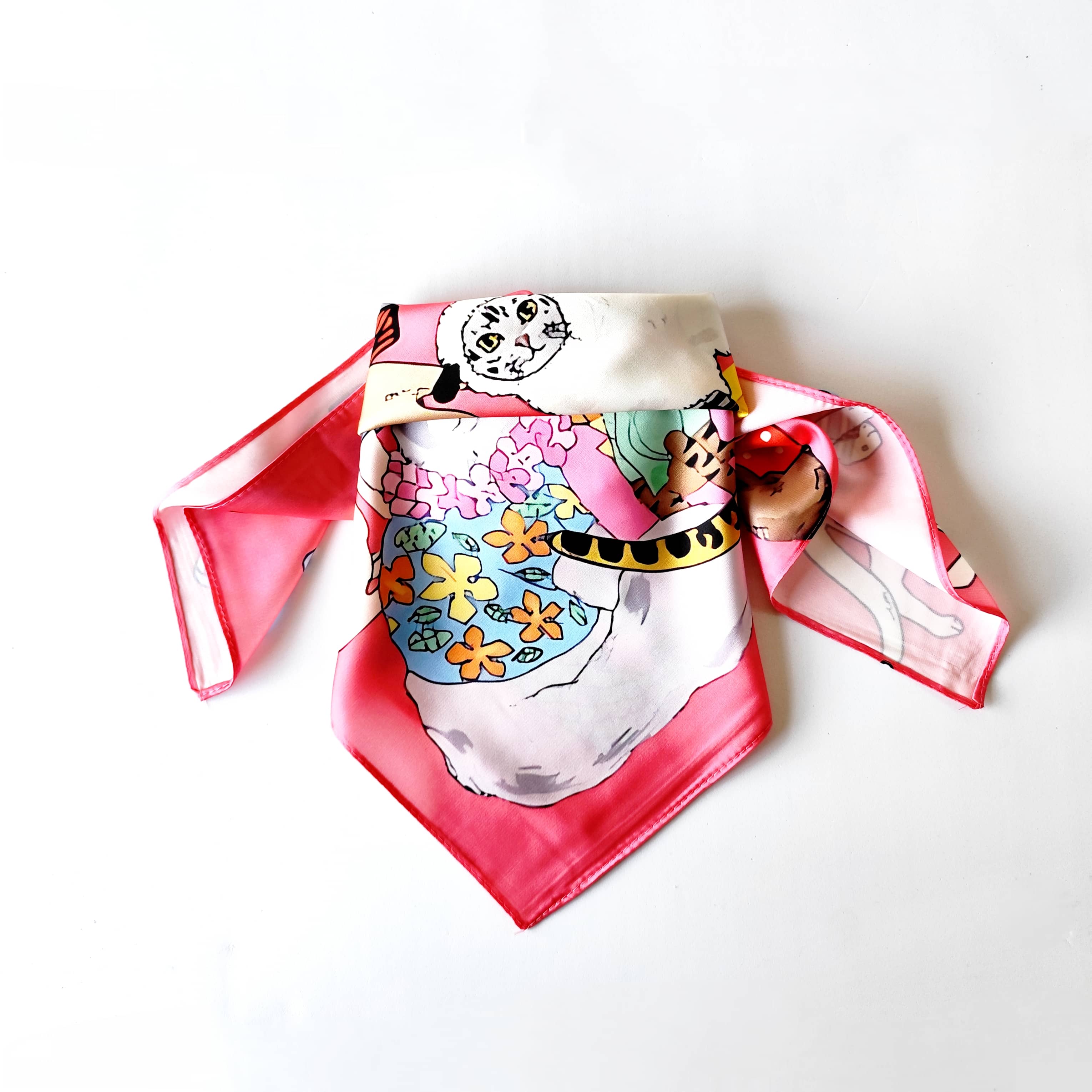 Pañoleta Gatos Disfrazados 70x70cm - Buenkarma.cl