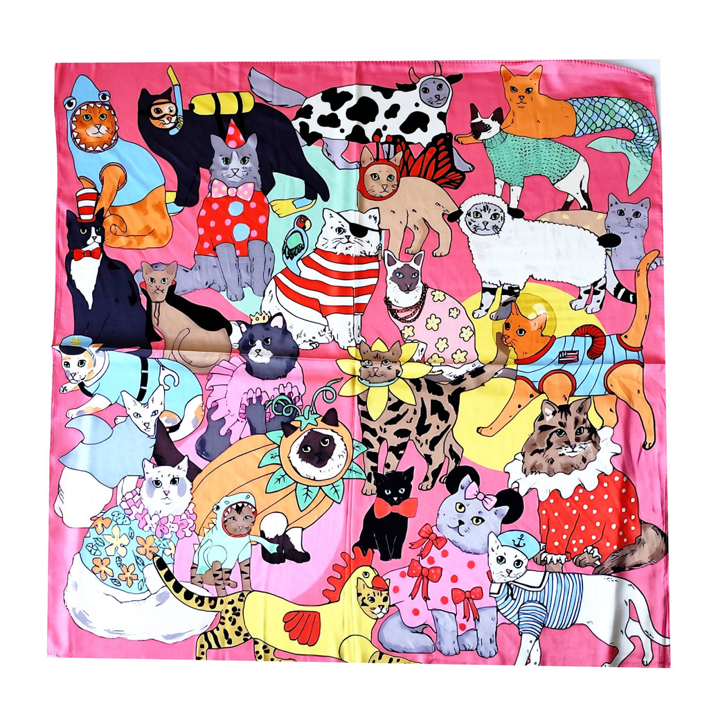 Pañoleta Gatos Disfrazados 70x70cm - Buenkarma.cl
