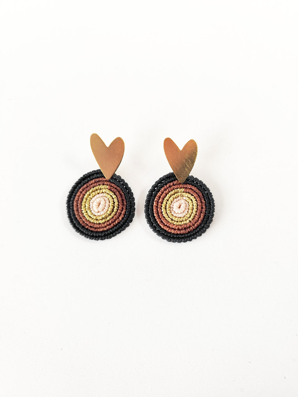 Aros Encantos de Amor Negro – Topacio Macramé