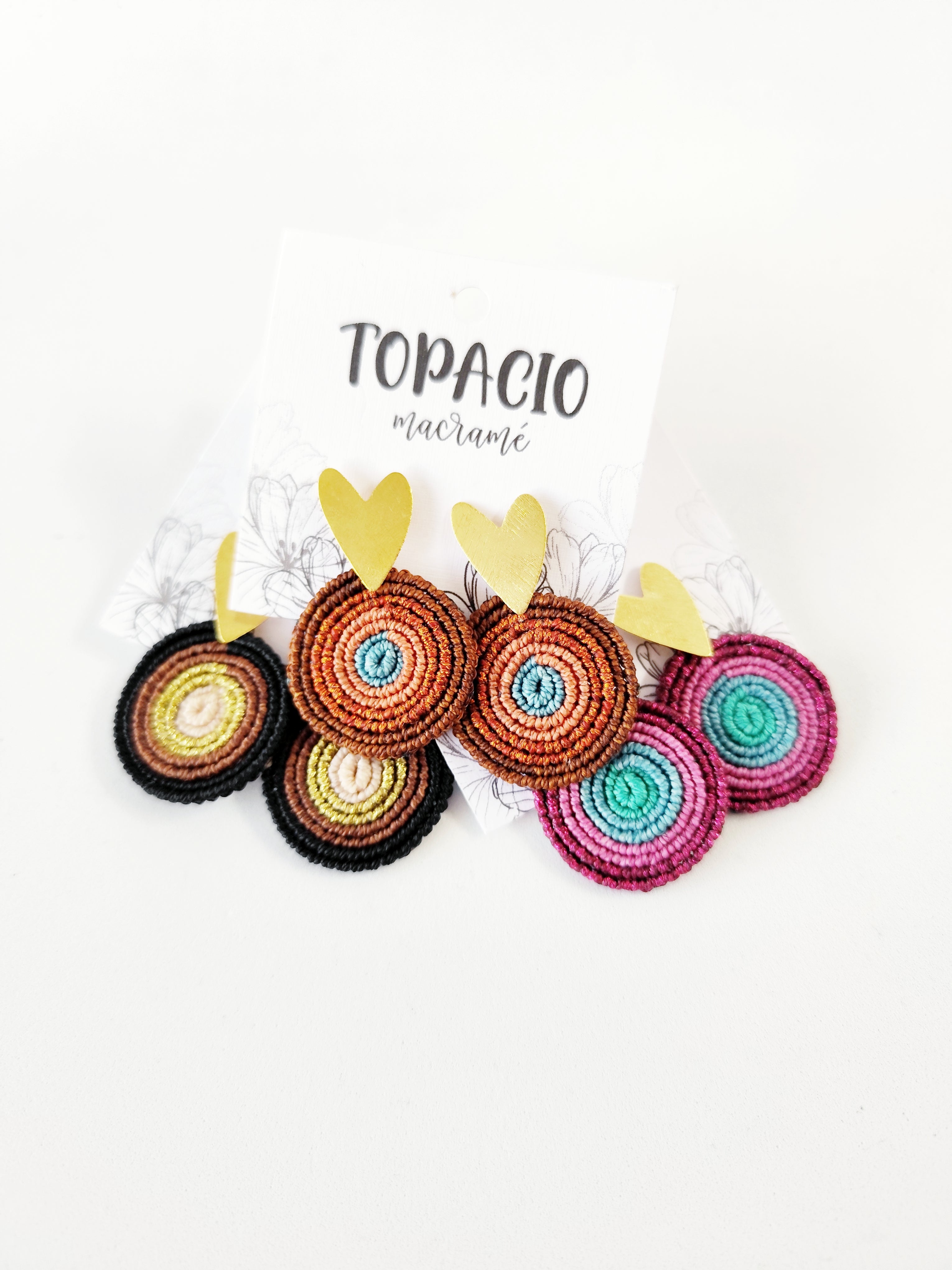 Aros Encantos de Amor Negro – Topacio Macramé