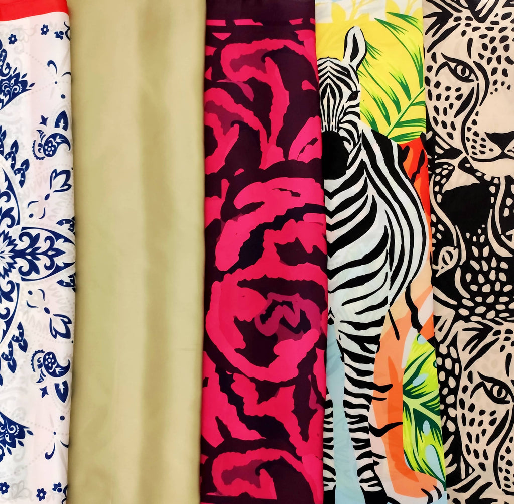 Pañoleta Roja Insectos y Aves  90x90 - Buenkarma.cl