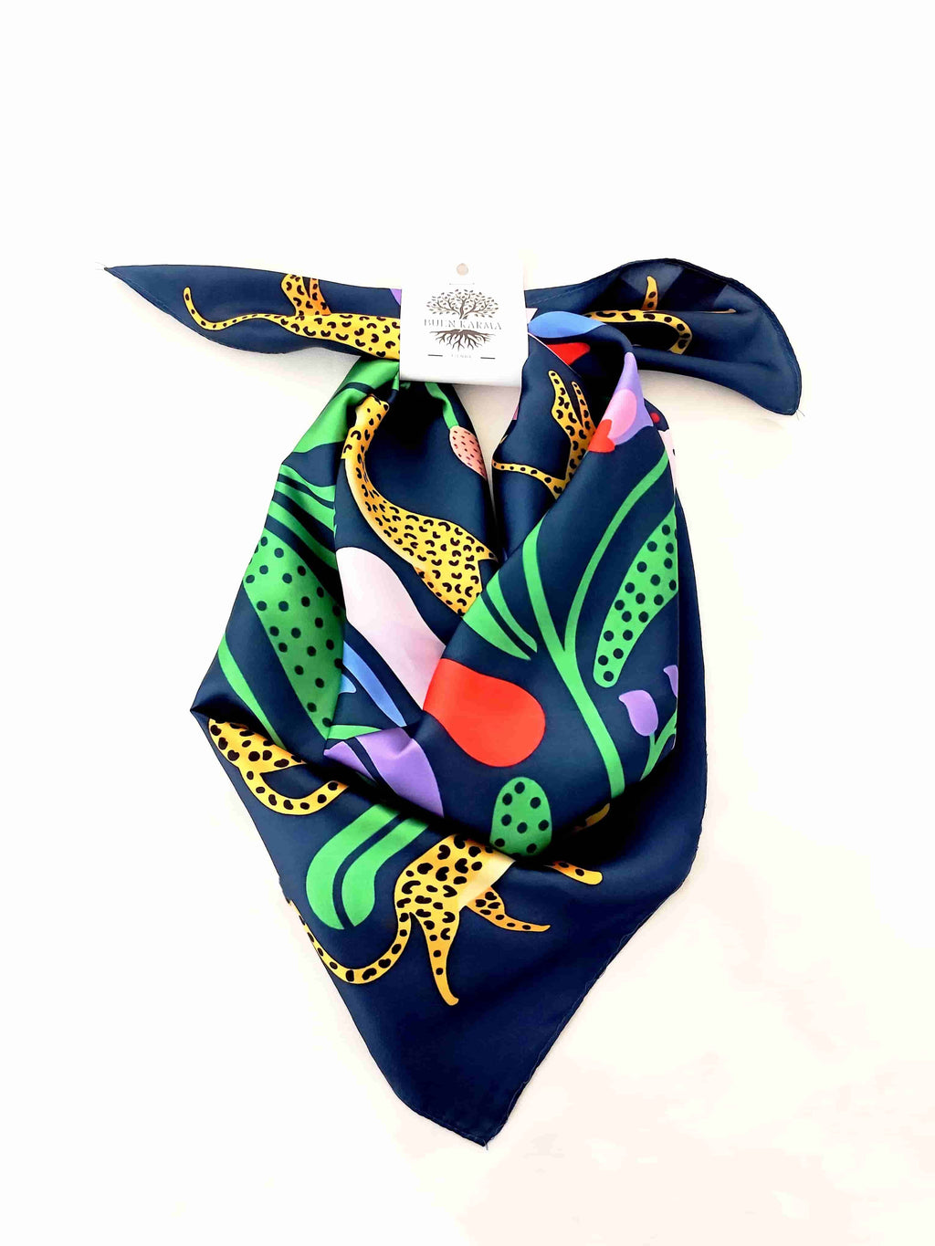 Pañoleta Leopardo 70x70 - Buenkarma.cl