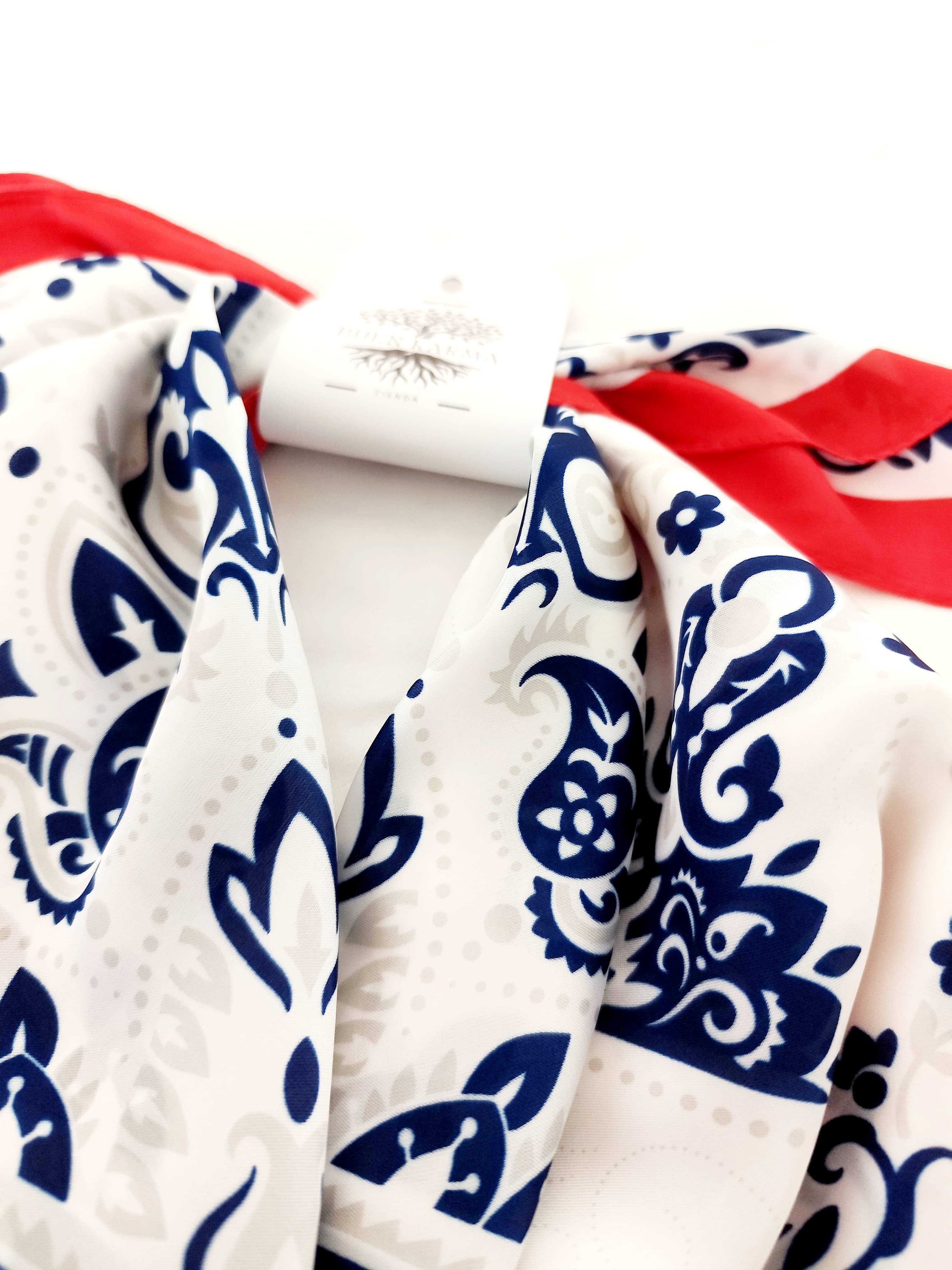 Pañoleta Estilo Boho 70x70 - Buenkarma.cl