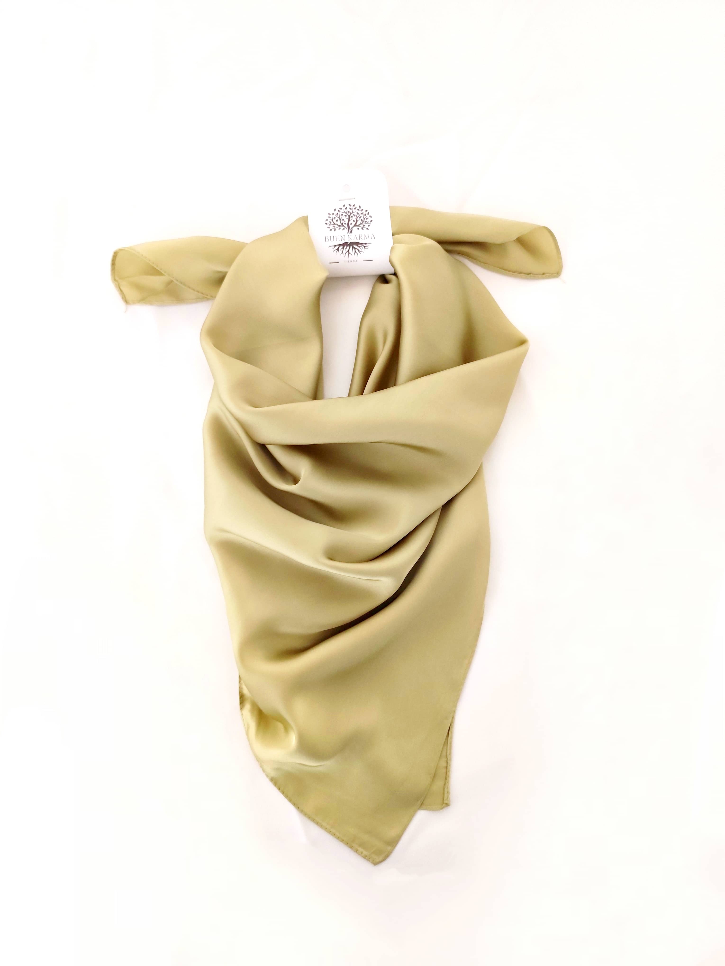 Pañoleta Verde Oliva 70x70 - Buenkarma.cl