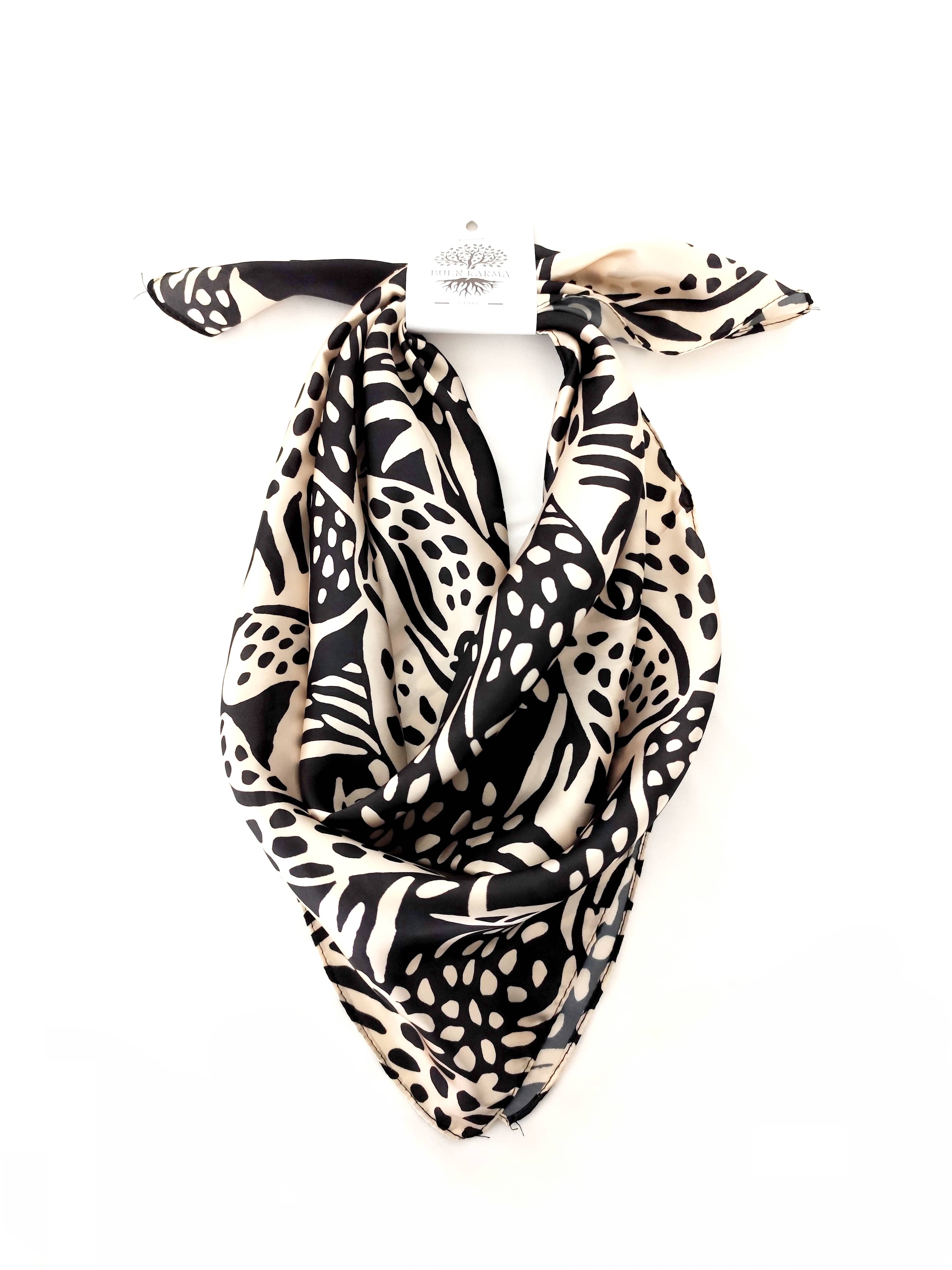 Pañoleta Jaguar Beige 70x70 - Buenkarma.cl