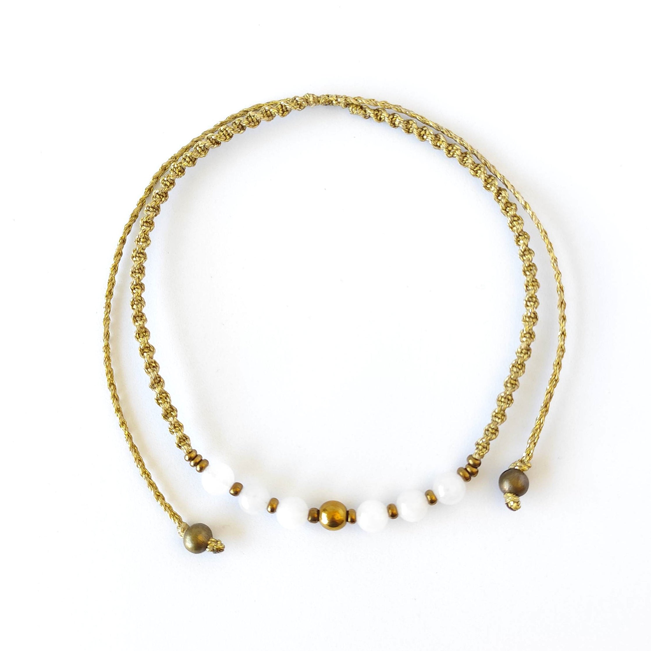Collar Sentir de Cuarzo Blanco y Hematita – Topacio Macramé